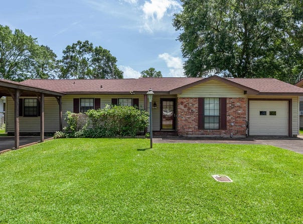 9385 Shepherd Drive, Beaumont, TX 77707