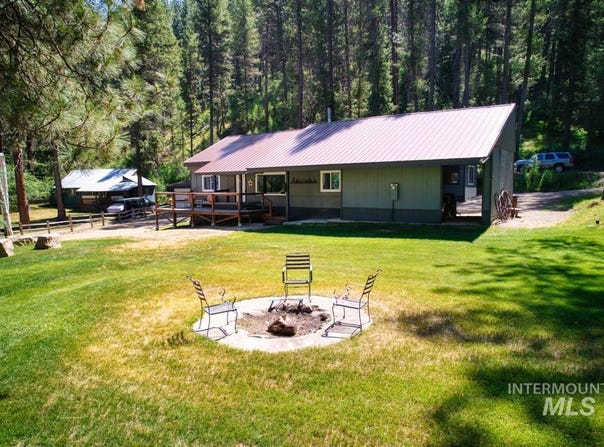12 Lightning Creek Circle, Garden Valley, ID 83622