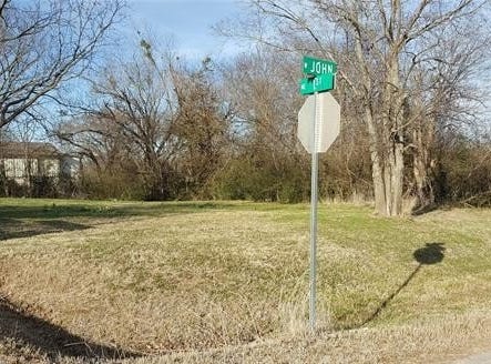 202 E John Street, Henryetta, OK 74437