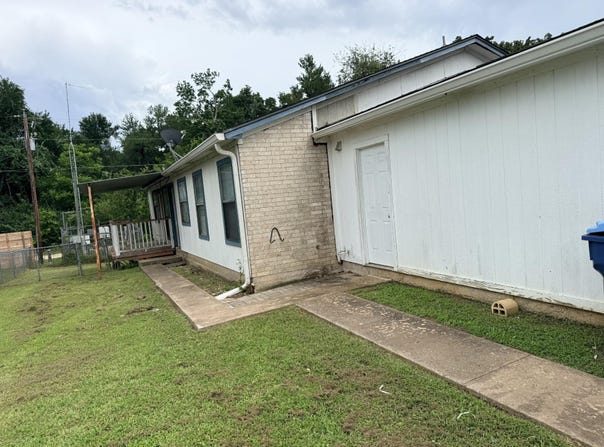 817 Lloyd Ln, Elgin, TX 78621