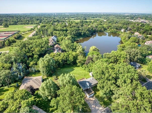 620 Callahan Place, Mendota Heights, MN 55118