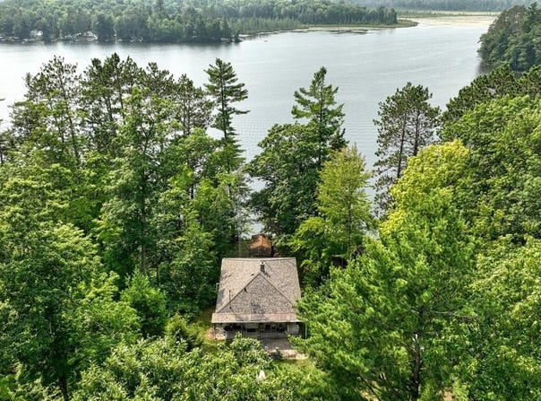 N10884 CIRCLE DR, Elcho, WI 54428