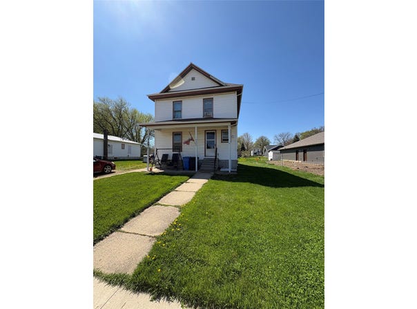 263 S Water Avenue, New Hampton, IA 50659