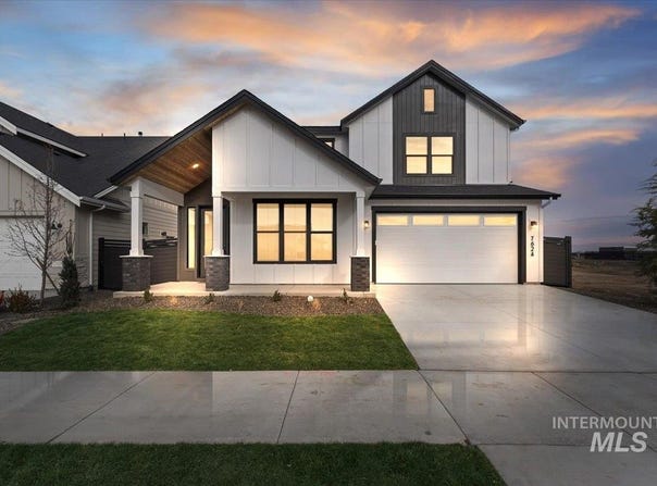 6360 W Largo Dr, Eagle, ID 83616
