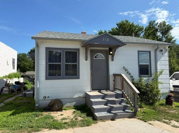 512 7th, Benkelman, NE 69021