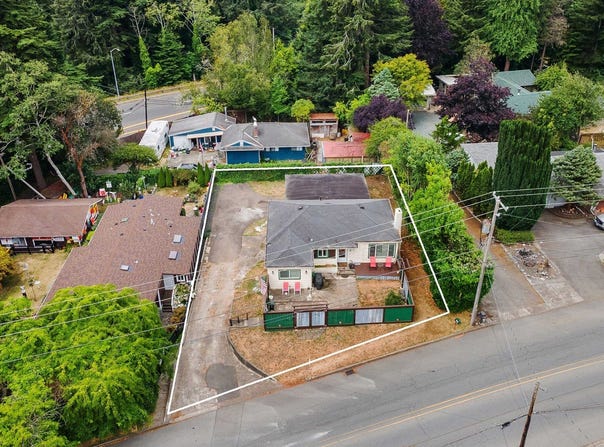 1537 WOODLAND DR, Coos Bay, OR 97420