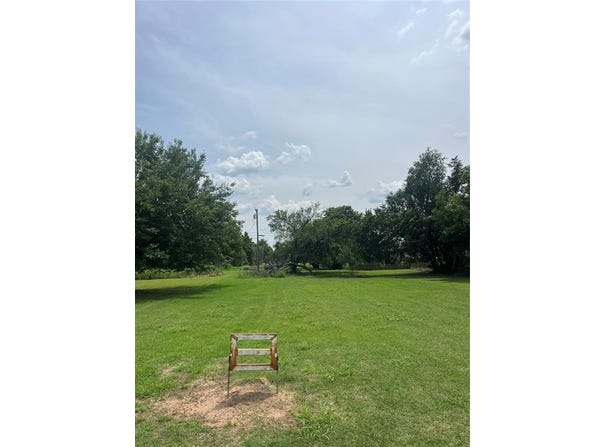 W Sanderson Street, Crescent, OK 73028