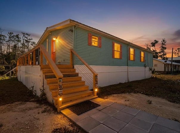 1306 NE Palm St, Steinhatchee, FL 32359