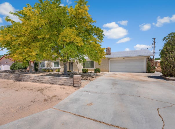 10341 N Loop Boulevard, California City, CA 93505
