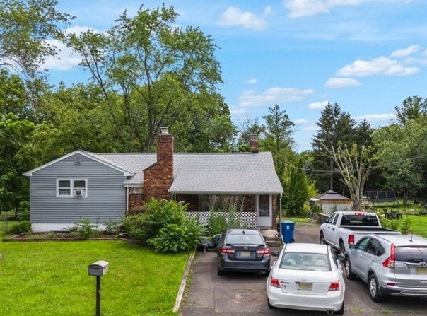 76 Pearl St, Bridgewater Twp., NJ 08807-3140