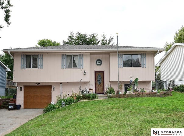 12010 N 157th Street, Bennington, NE 68007