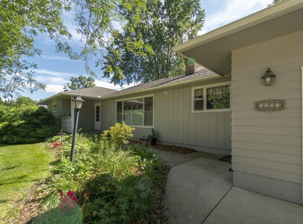 2227 Terrace Drive, Cedar Falls, IA 50613