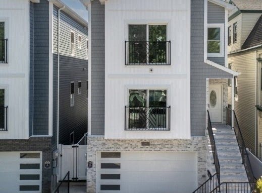194 Amherst St, East Orange City, NJ 07018-2521