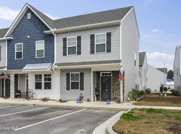 326 Starfish Lane, Sneads Ferry, NC 28460