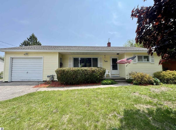 12805 S Regal Street, Traverse City, MI 49684
