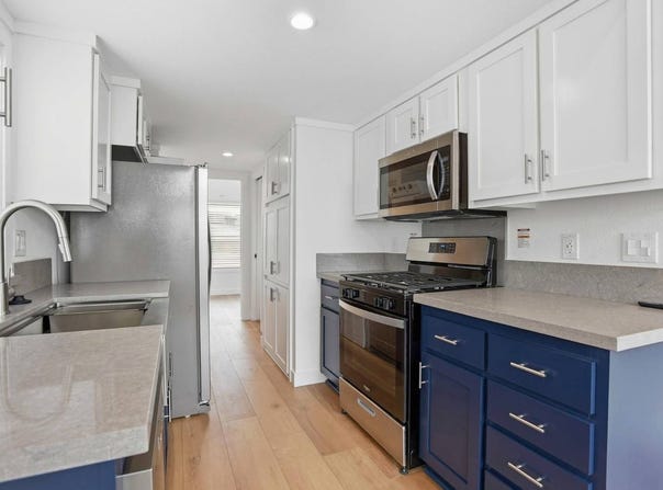 1700 El Camino Real #9-10, South San Francisco, CA 94080
