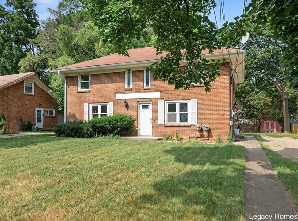 224-226 Maple Street, Parchment, MI 49004