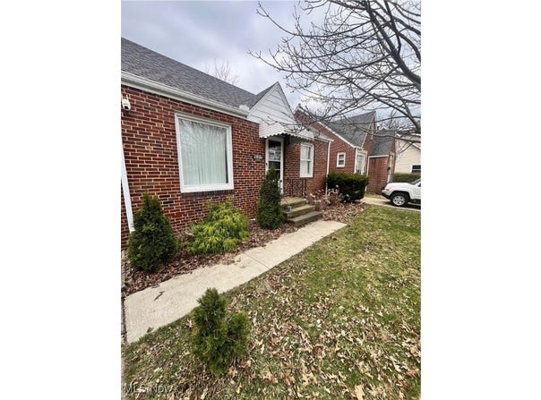 19100 Pasnow Avenue, Euclid, OH 44119