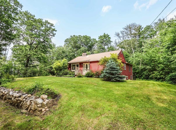 21 Holbrook Road, Bedford, NH 03110