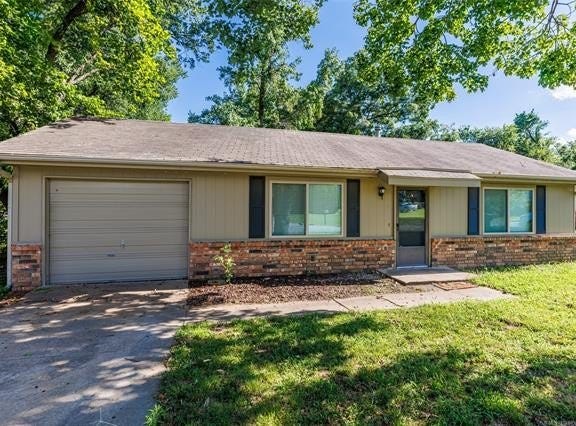 805 E Comet Street, Claremore, OK 74017