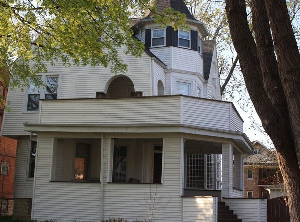 5820 W Race Avenue, Chicago, IL 60644