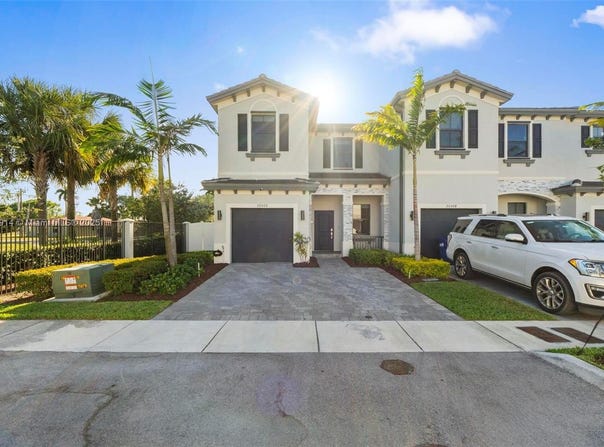 20302 NW 6th Pl, Miami Gardens, FL 33169
