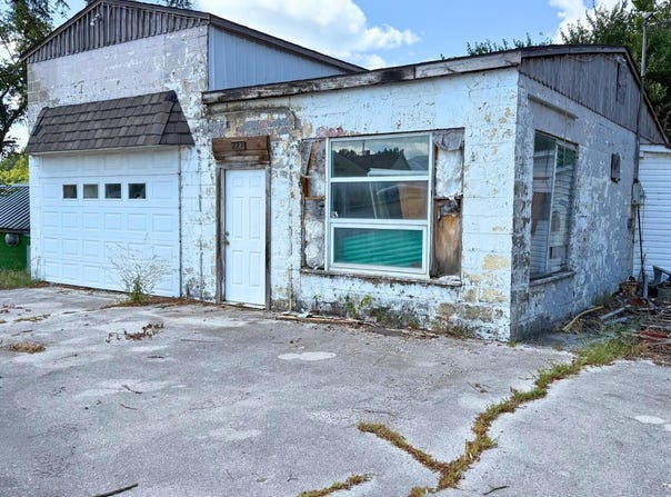 227 S Main Street, Everton, MO 65646