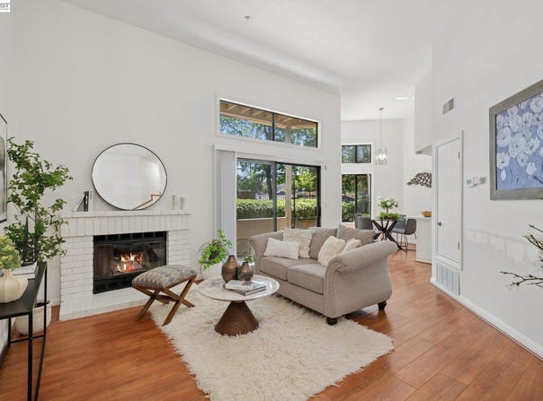 3474 Smoketree Commons Dr, Pleasanton, CA 94566