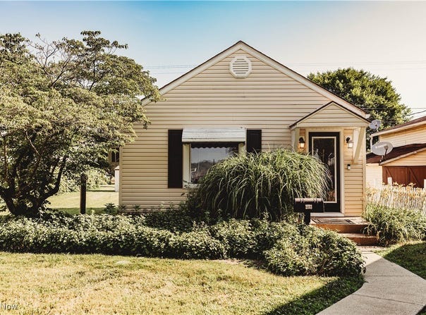 204 W Union Avenue, West Lafayette, OH 43845