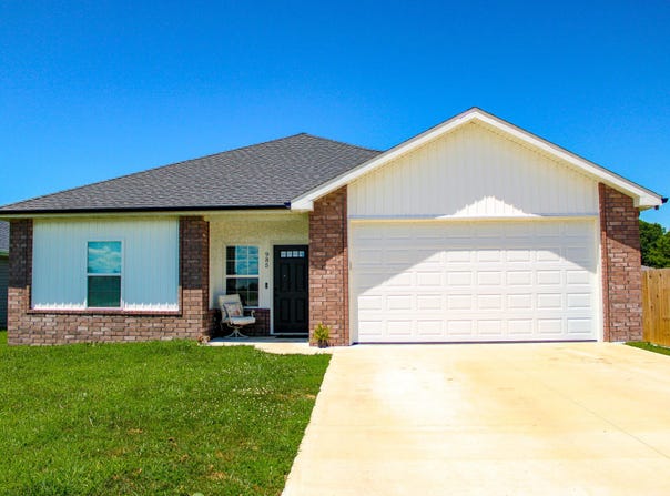 985 W Maurice Street, Bolivar, MO 65613