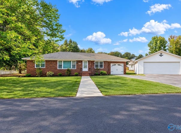 1207 Crawford Road, Scottsboro, AL 35768