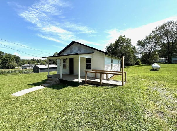3640 Old Vincennes Road, Mitchell, IN 47446