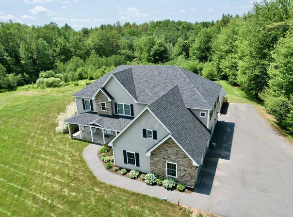 8 Clark Circle, Hampden, ME 04444