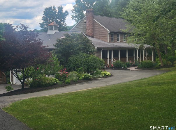 11 Gopher Road, Newtown, CT 06470