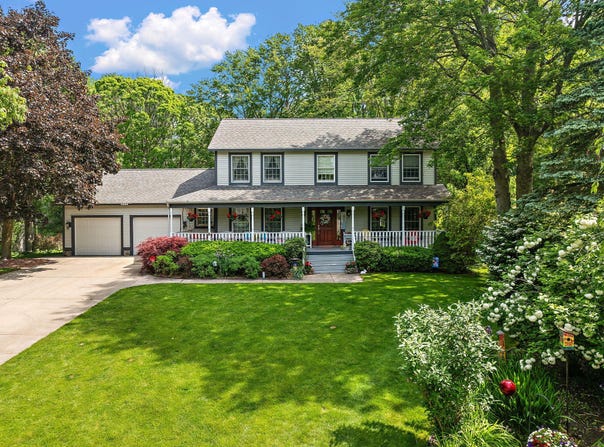 18689 Aztec Drive, Spring Lake, MI 49456
