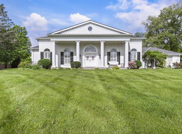 1711 Old Plank Road, Newburgh, IN 47630-8157