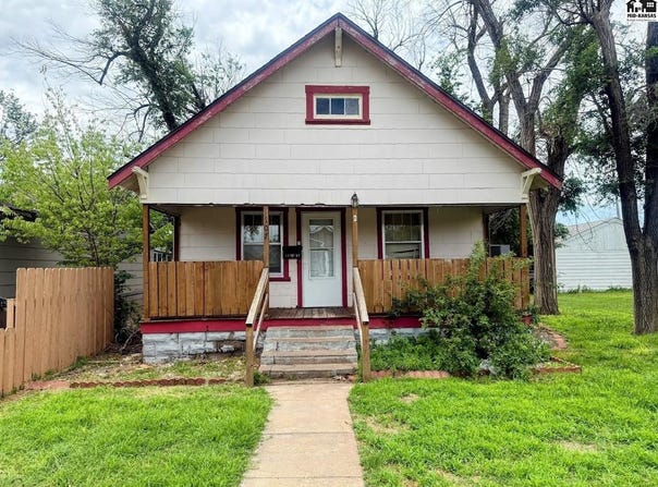 1107 E 5th Ave, Hutchinson, KS 67501