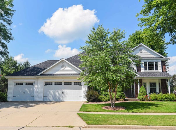 228 E THORNBROOK Lane, APPLETON, WI 54913
