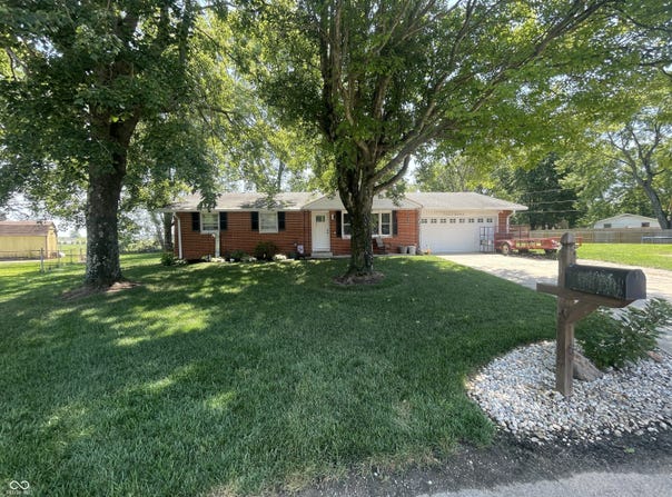 9783 Lee Court, Columbus, IN 47203