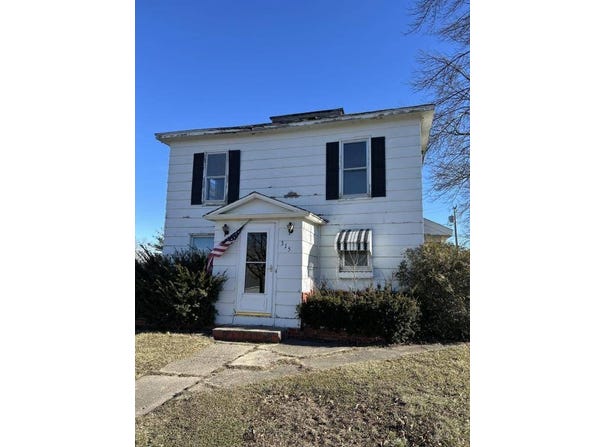 315 S 4th St, Dedham, IA 51440