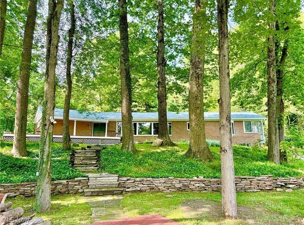 6684 Farview Road, Brecksville, OH 44141