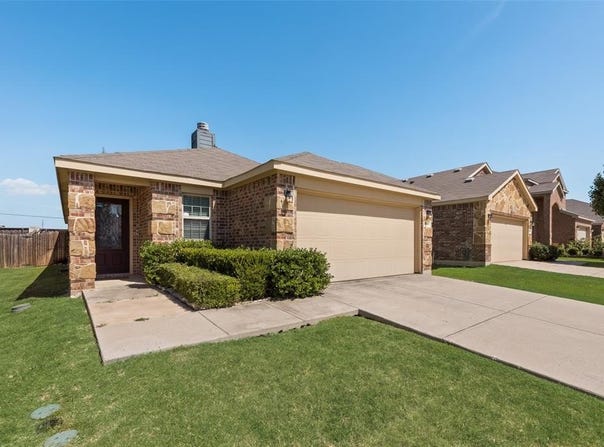 1317 Silver Lane, Aubrey, TX 76227
