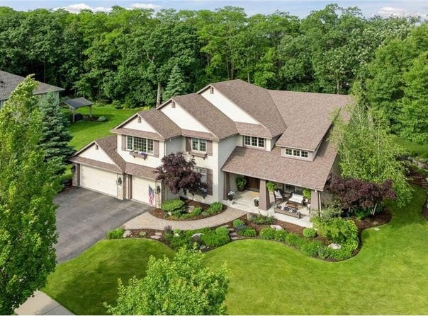 9240 Red Oak Drive, Victoria, MN 55386