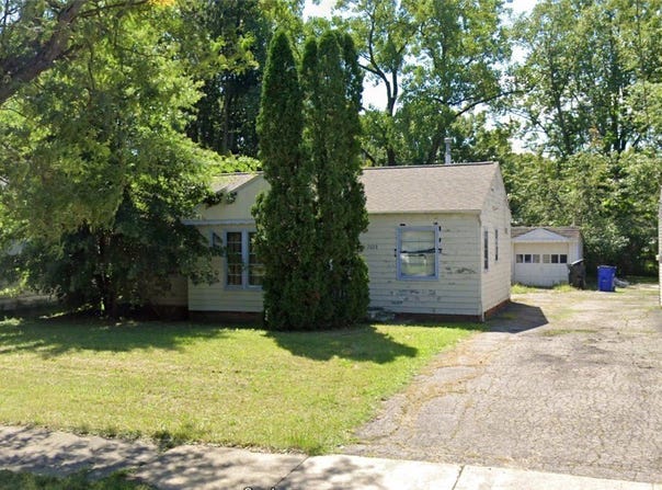 2028 N Green Road, Cleveland, OH 44121