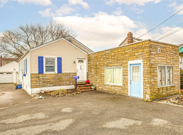644 Merrick Road, Copiague, NY 11726