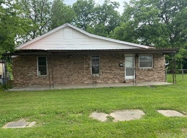 217 NW 3rd, England, AR 72046