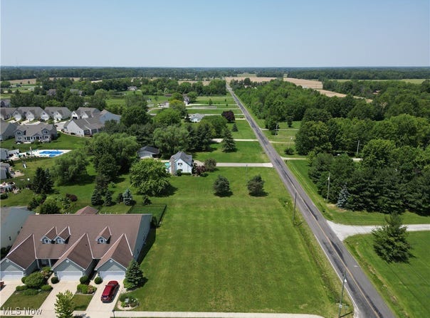 829-831 Robinson Drive, LaGrange, OH 44050