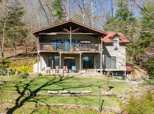 948 County Road 318, Tecumseh, MO 65760