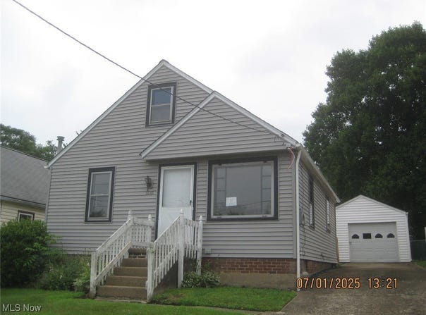 1610 Colonial Boulevard NE, Canton, OH 44714