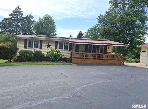 757 W LOCUST Street, Canton, IL 61520